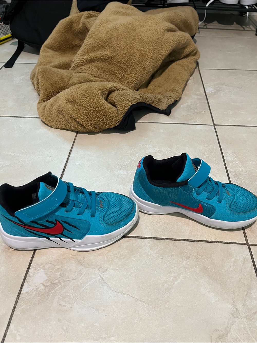 RARE Nike Ja 2 kids shoes size 13.5